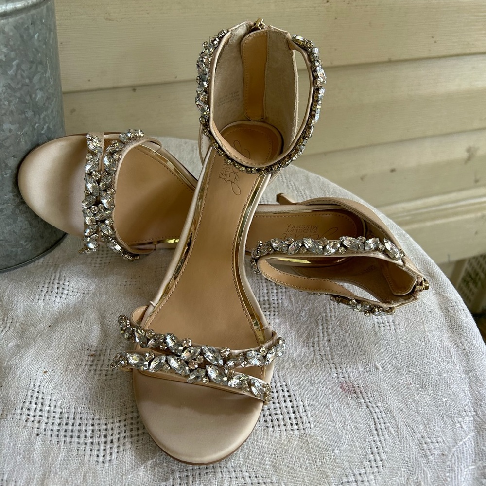 Jewel by Badgley Mischka heels